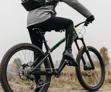 Guide to Selecting a Hybrid Bike for Long-Distance Riding